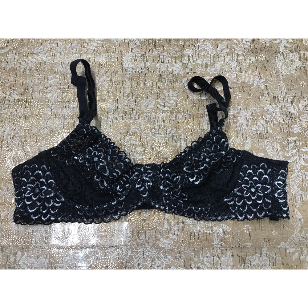 Vintage Y2K Bra Black & White Lace Sheer Undewired Coquette Lingerie Sz 34A